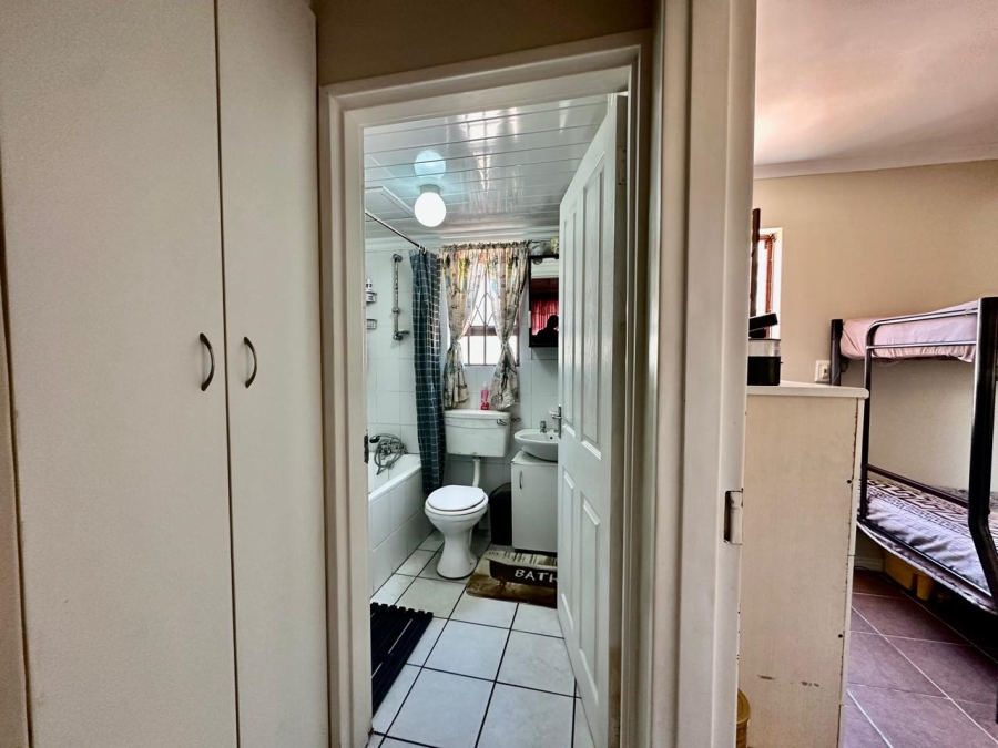 2 Bedroom Property for Sale in Bardale Village Western Cape